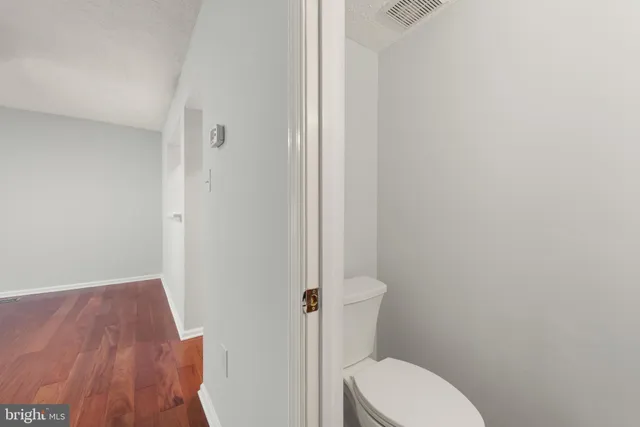a bathroom with a toilet