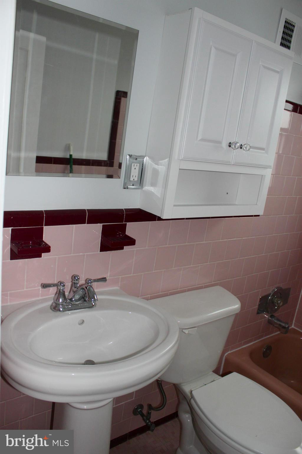 2204 Vailthorn Road Middle River, MD 21220 - Photo 13 of 25 Bath