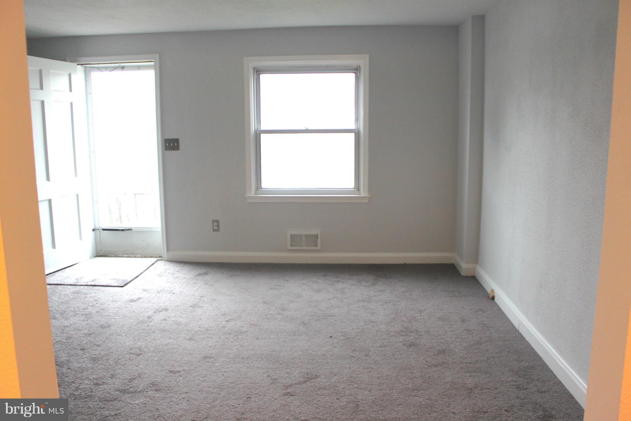 2204 Vailthorn Road Middle River, MD 21220 - Photo 4 of 25 Living Room