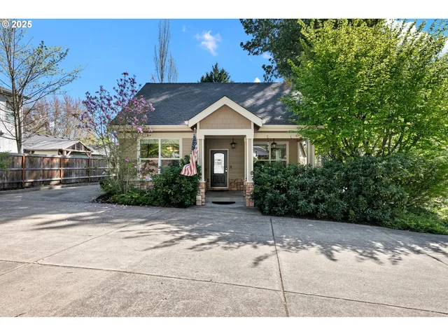 $725,000 | 4385 Berry Lane, Eugene, OR 97404