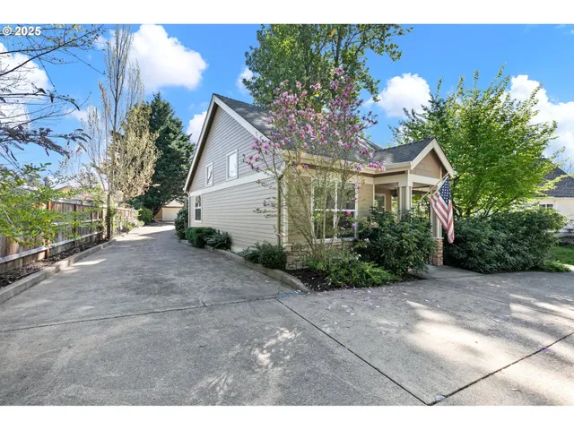 $725,000 | 4385 Berry Lane, Eugene, OR 97404