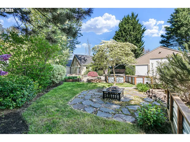 $725,000 | 4385 Berry Lane, Eugene, OR 97404