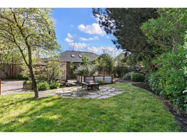 $725,000 | 4385 Berry Lane, Eugene, OR 97404