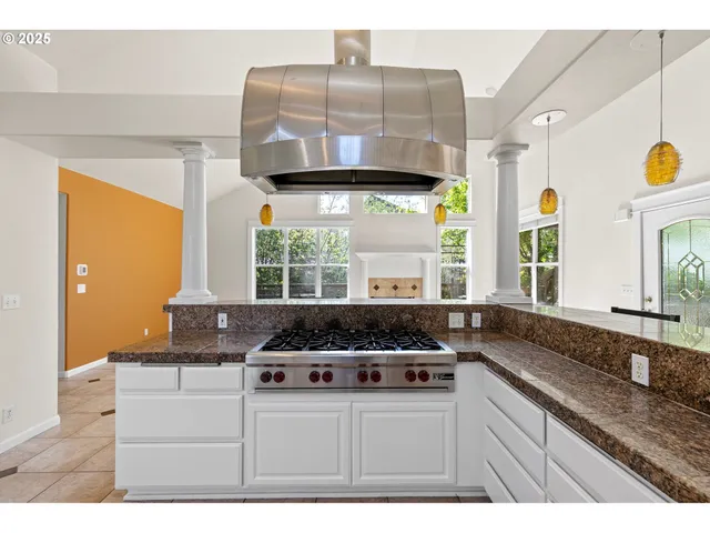 $725,000 | 4385 Berry Lane, Eugene, OR 97404