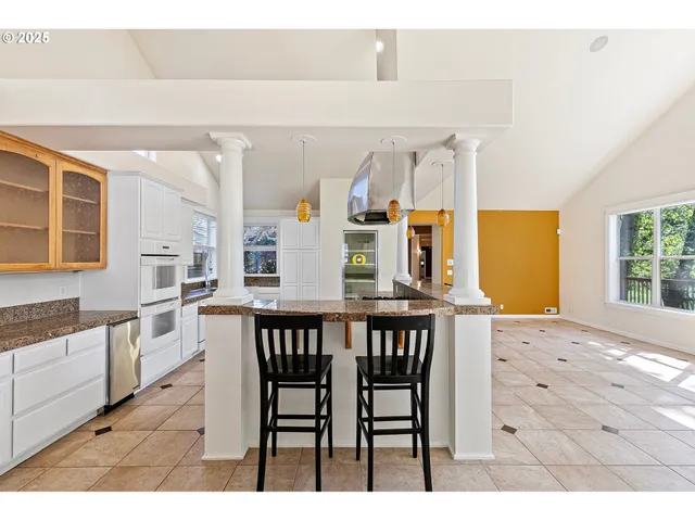 $725,000 | 4385 Berry Lane, Eugene, OR 97404