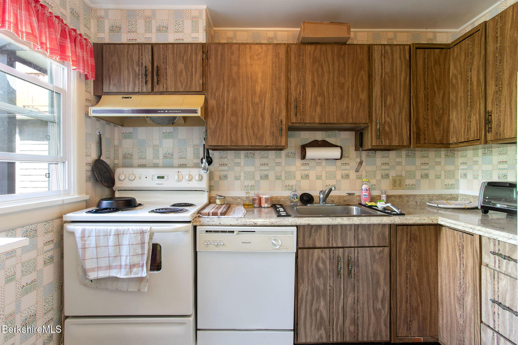 567 South Main Street Sheffield, MA 01257 - Photo 22 of 70 Lower unit