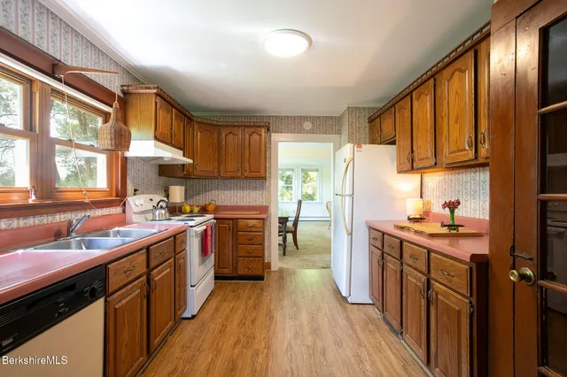 $850,000 | 567 South Main Street, Sheffield, MA 01257