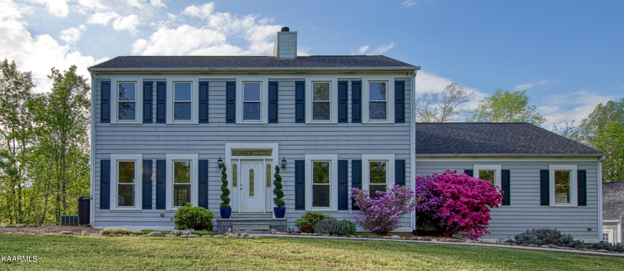 2313 Tooles Bend Road Knoxville, TN 37922 - Photo 2 of 50 front view of a house with a yard