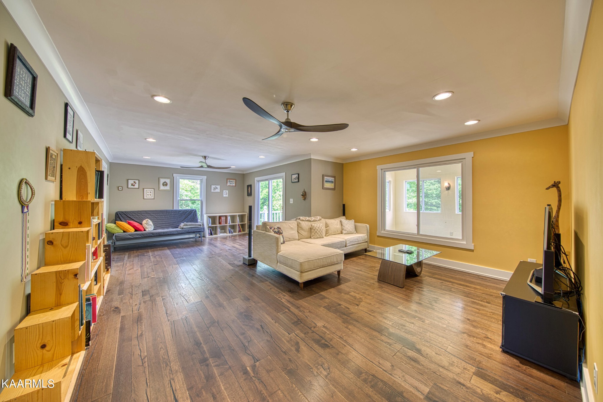 2313 Tooles Bend Road Knoxville, TN 37922 - Photo 21 of 50 a living room with furniture and a flat screen tv