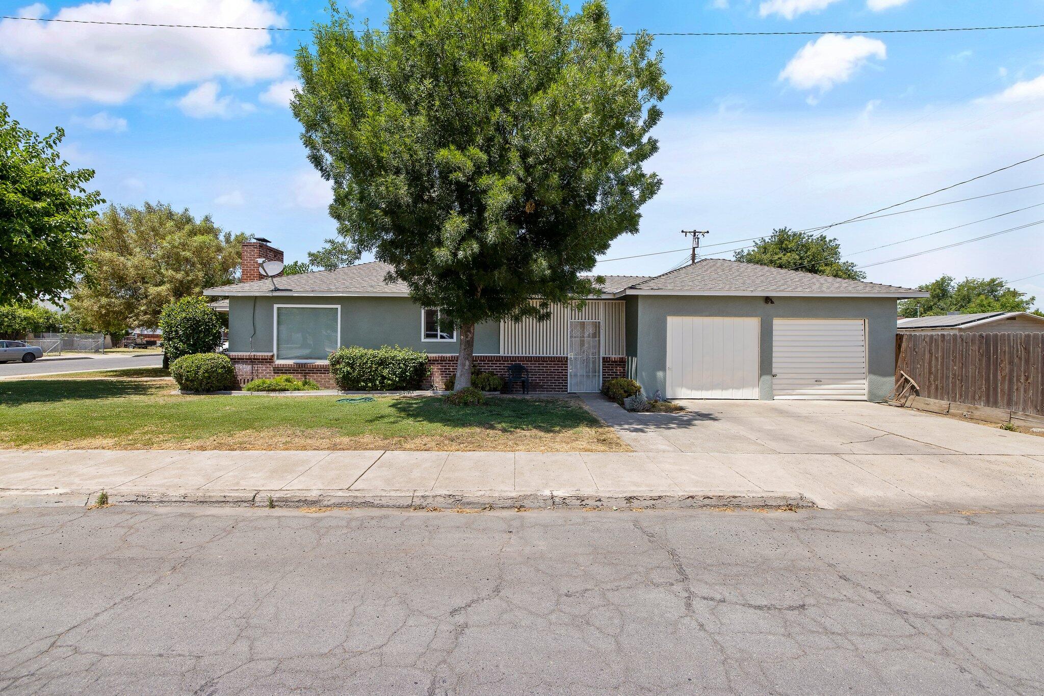 411 Channing Way Exeter, CA 93221 - Photo 3 of 38 4-web-or-mls-713A0771