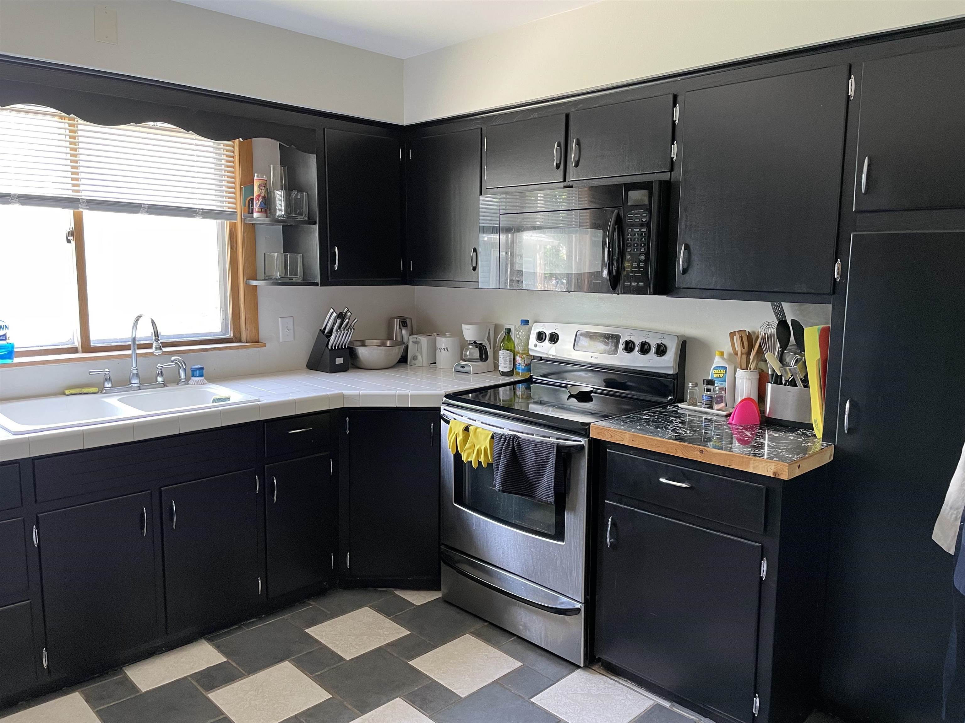 2333 Hoard Street Madison, WI 53704 - Photo 11 of 24