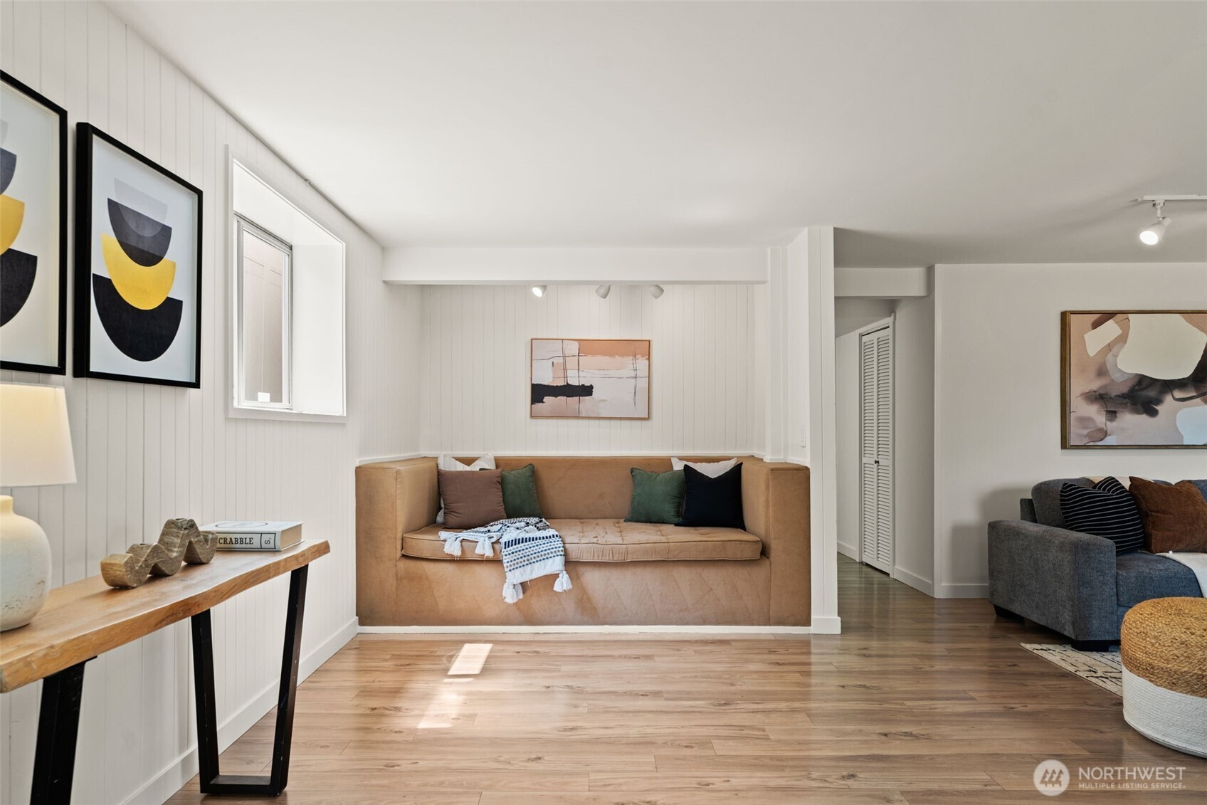 8456 6th Avenue Southwest Seattle, WA 98106 - Photo 3 of 25 Gallery Image 3