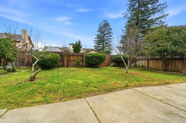 $579,000 | 15150 Hollyhock Court, Lathrop, CA 95330