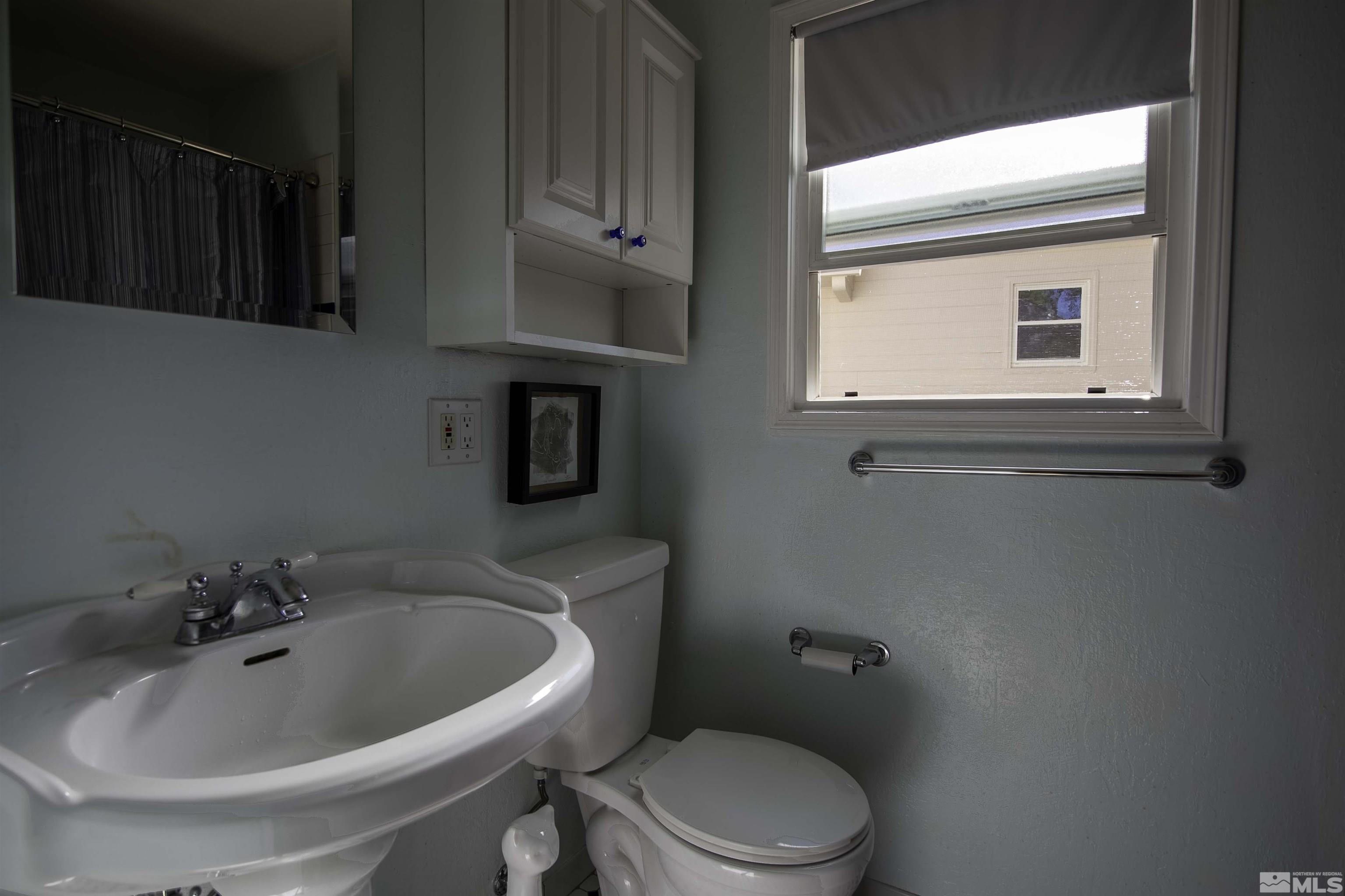 1475 Wesley Drive Reno, NV 89503 - Photo 4 of 13 Photo 4