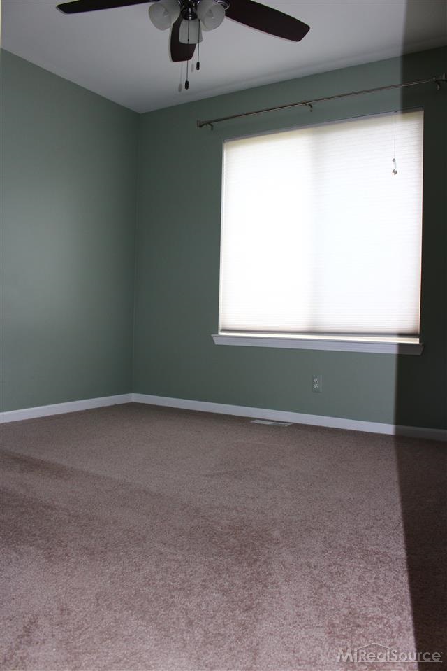 55570 Raspberry Drive Macomb, MI 48042 - Photo 15 of 20 31200555-14.JPG