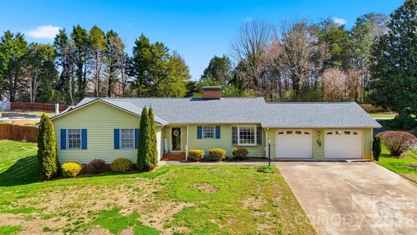 $285,000 | 916 Plantation Drive, Lenoir, NC 28645