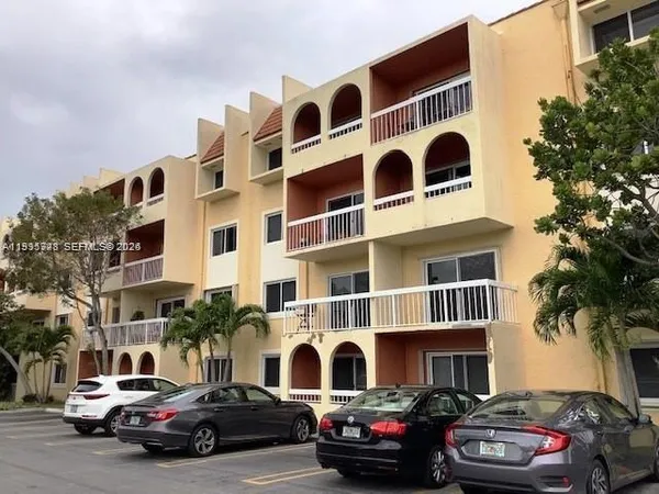 $1,900 | 7910 Camino Real, Unit N412, Miami, FL 33143