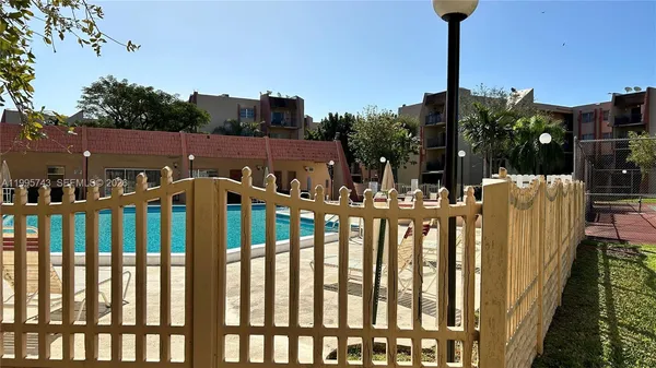 $1,900 | 7910 Camino Real, Unit N412, Miami, FL 33143
