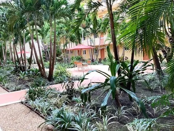 $1,900 | 7910 Camino Real, Unit N412, Miami, FL 33143