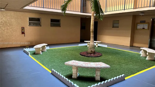 $1,900 | 7910 Camino Real, Unit N412, Miami, FL 33143