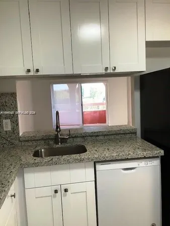 $1,900 | 7910 Camino Real, Unit N412, Miami, FL 33143