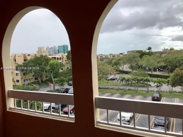 $1,900 | 7910 Camino Real, Unit N412, Miami, FL 33143