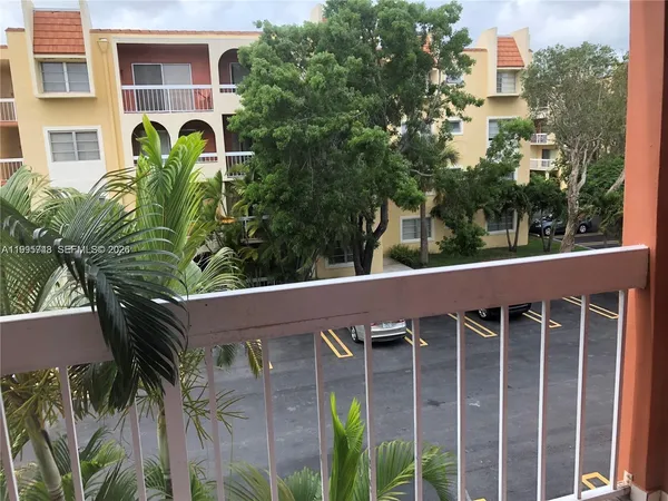 $1,900 | 7910 Camino Real, Unit N412, Miami, FL 33143