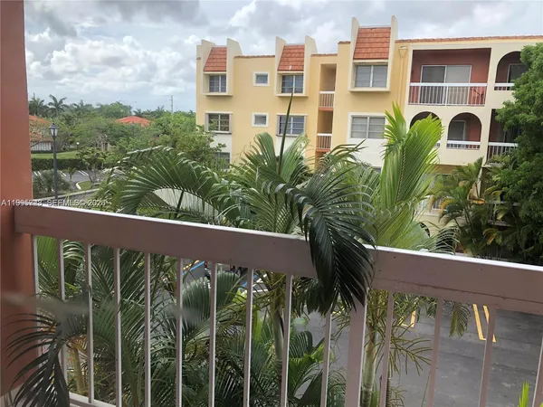 $1,900 | 7910 Camino Real, Unit N412, Miami, FL 33143