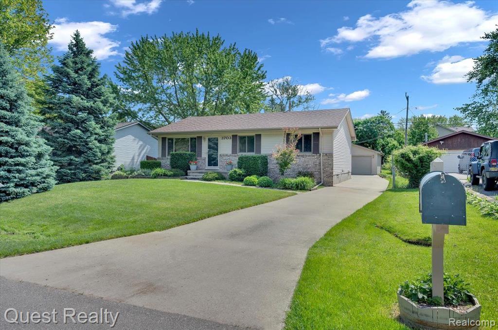 3703 Samuel Avenue Rochester Hills, MI 48309 - Photo 4 of 26
