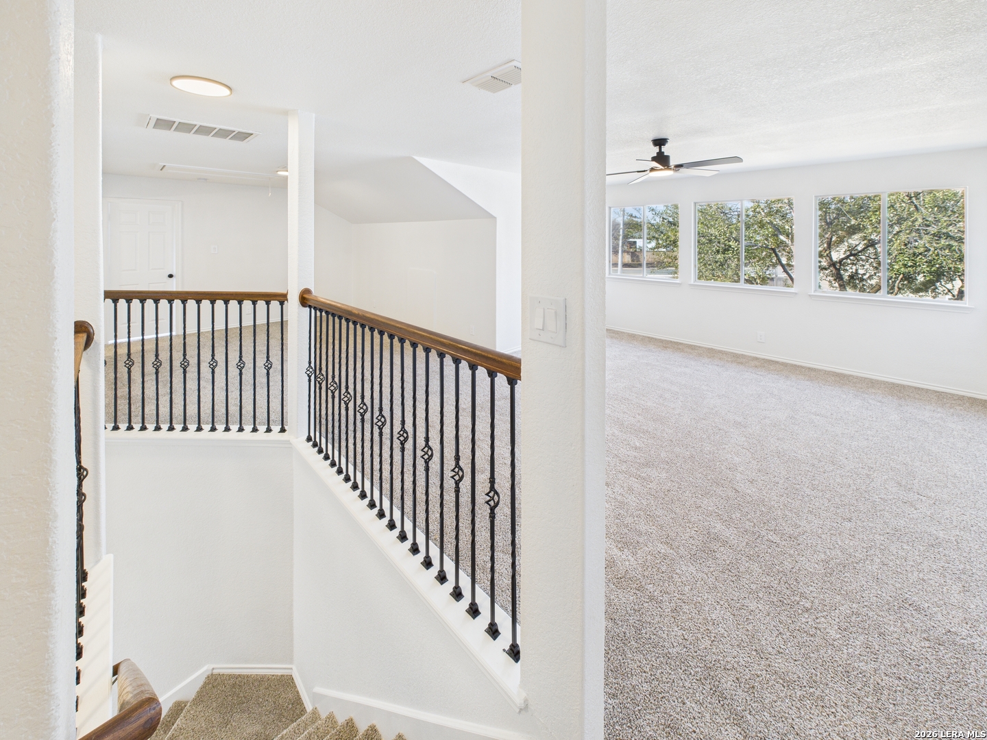 7202 Sandy Bay Converse, TX 78109 - Photo 27 of 40 a view of a hallway with windows