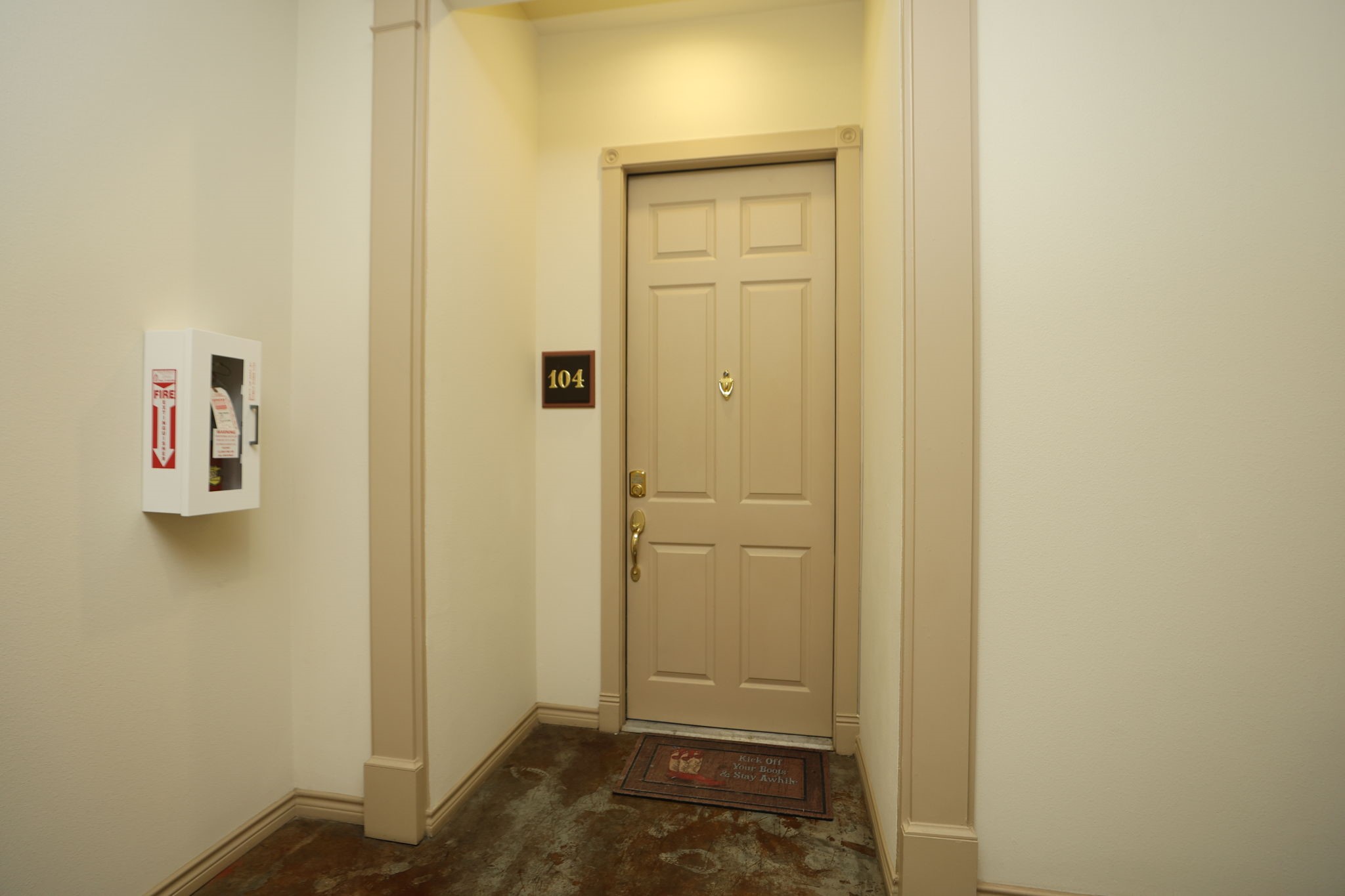 2400 South McCue Road, Unit 104 Houston, TX 77056 - Photo 23 of 38 Entry from hallway into condo.