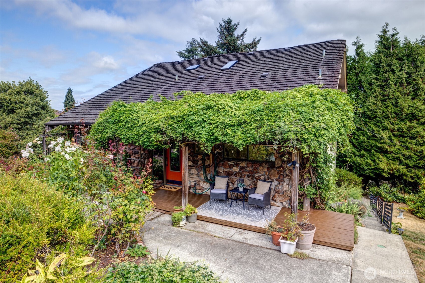 9733 Arrowsmith Avenue South Seattle, WA 98118 - Photo 30 of 39