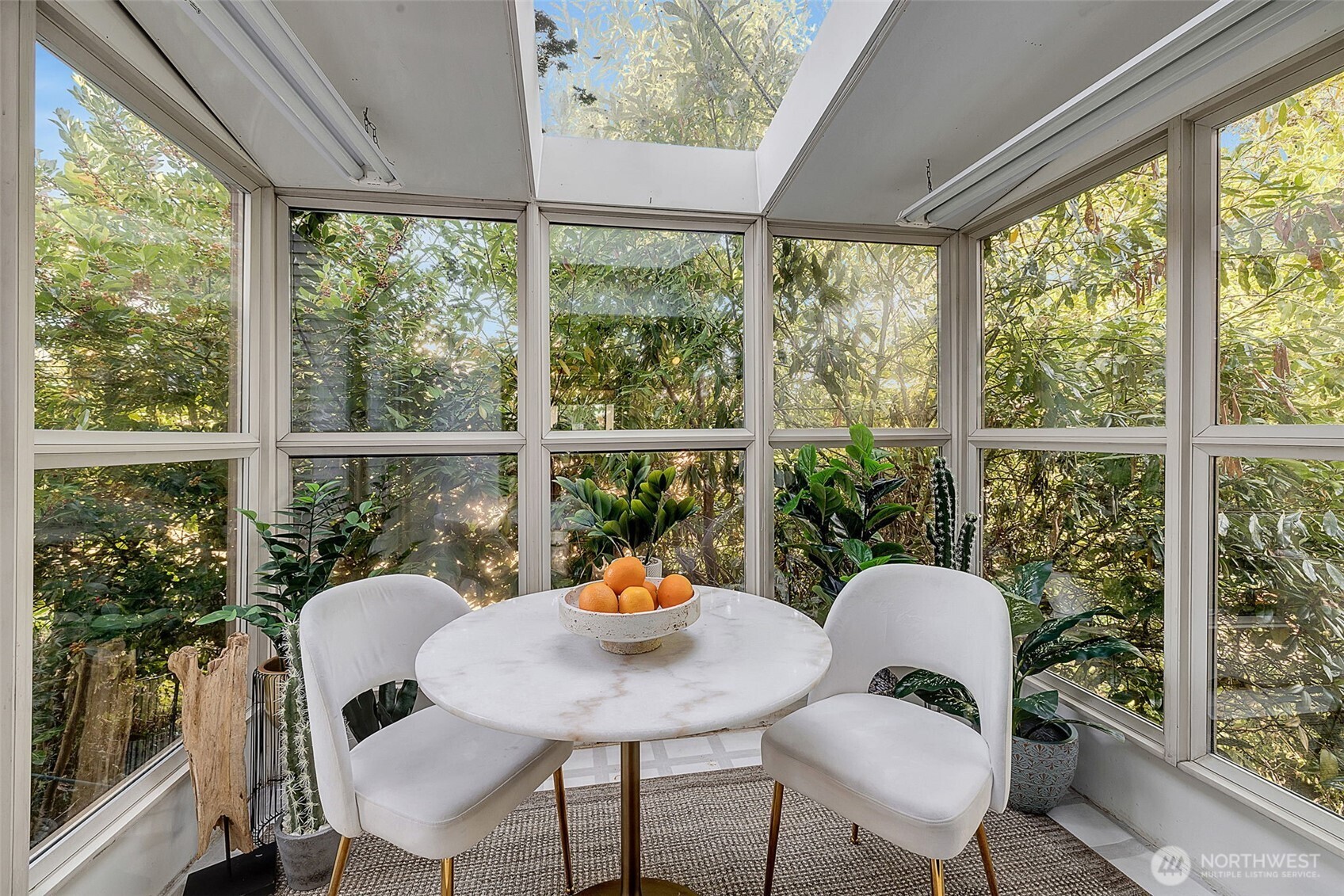 9733 Arrowsmith Avenue South Seattle, WA 98118 - Photo 9 of 39