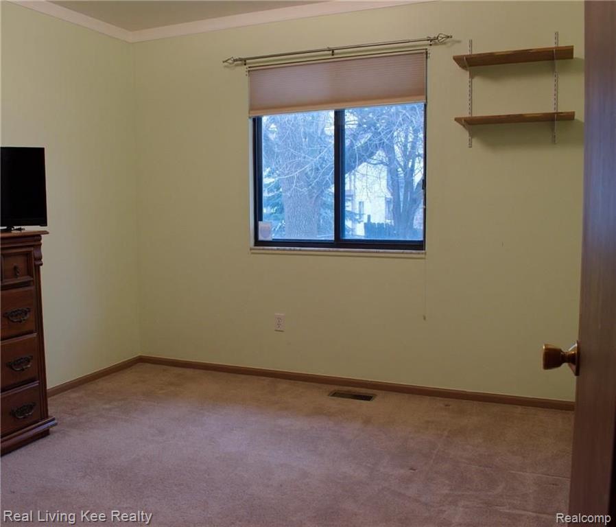 2740 Hartline Drive Rochester Hills, MI 48309 - Photo 10 of 15