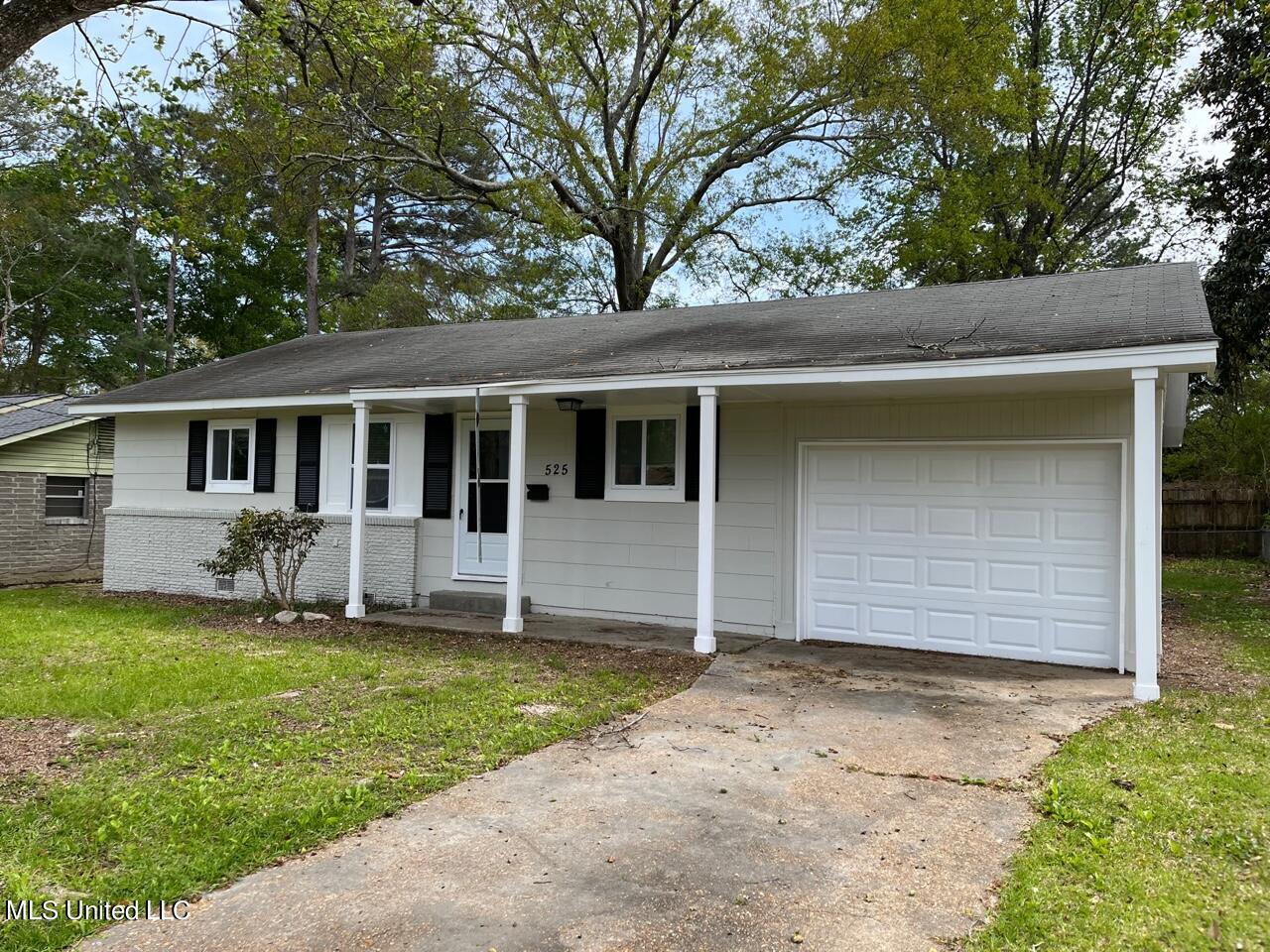 525 Witsell Road Jackson, MS 39206 - Photo 1 of 8 Front