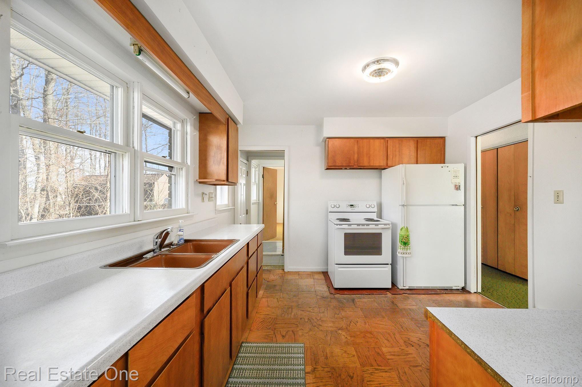 29595 Hickey Road New Baltimore, MI 48051 - Photo 9 of 31 29595-Hickey_9.jpg
