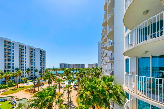 a view of entryway with flower pots