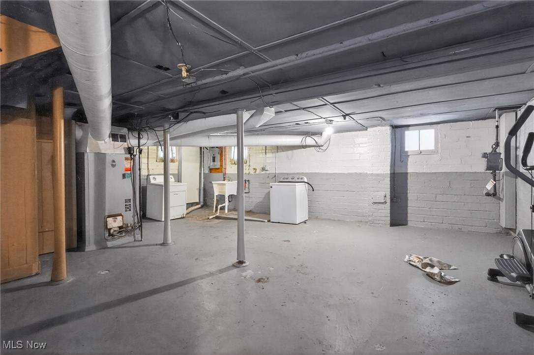 3559 Lloyd Road Cleveland, OH 44111 - Photo 28 of 35 Gallery Image 28