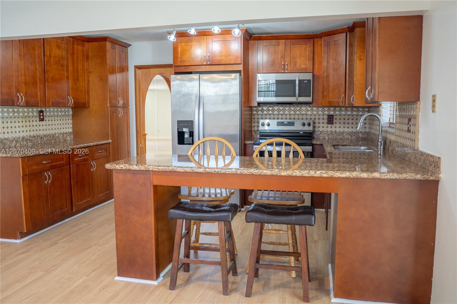20200 Southwest 90th Ave Road Cutler Bay, FL 33189 - Photo 8 of 33 Gallery Image 8
