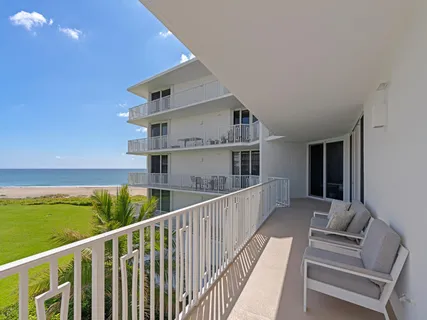 $3,150,000 | 2500 South Ocean Boulevard, Unit 3A3, Palm Beach, FL 33480