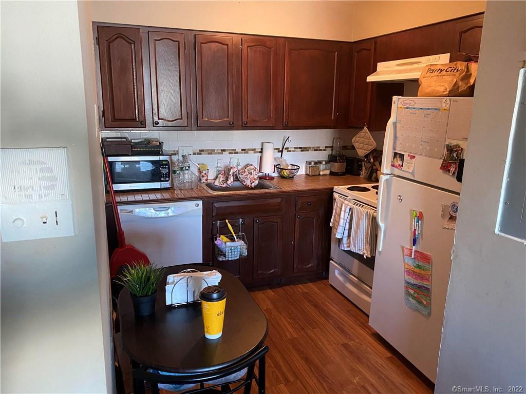 735 Cove Road, Unit 1C Stamford, CT 06902 - Photo 1 of 1