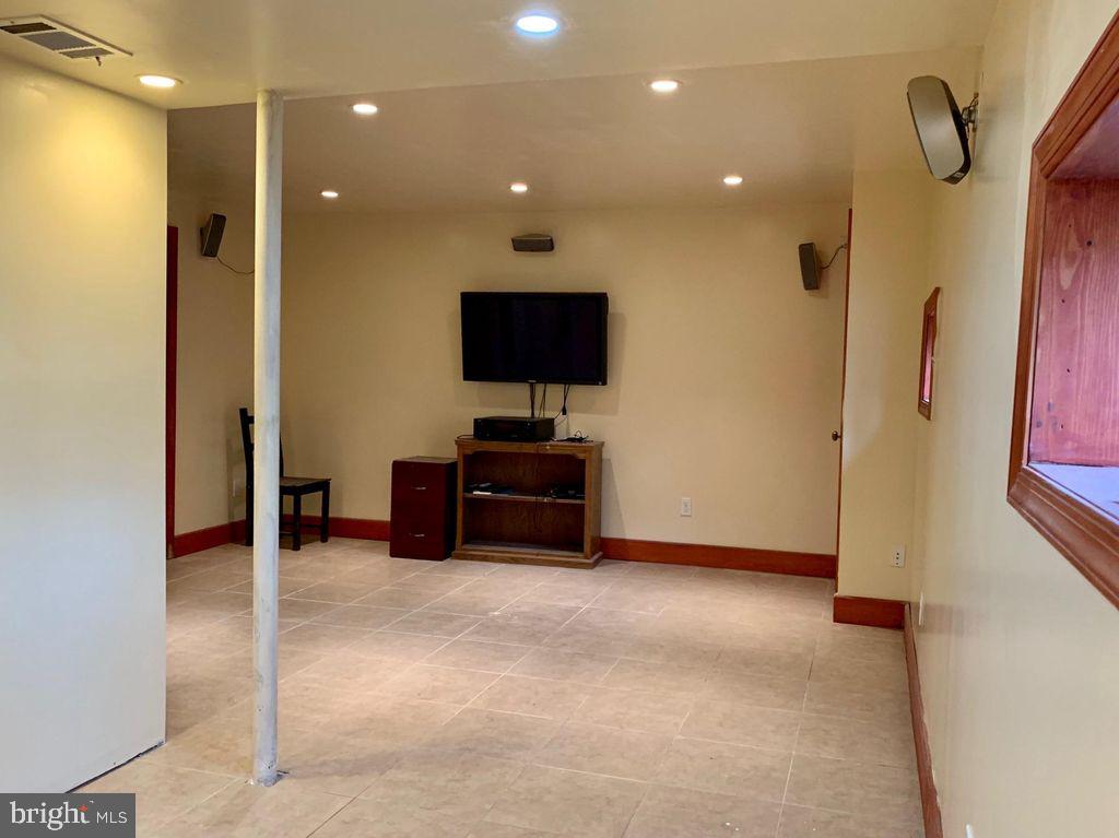 7703 Lewinsville Road McLean, VA 22102 - Photo 12 of 15
