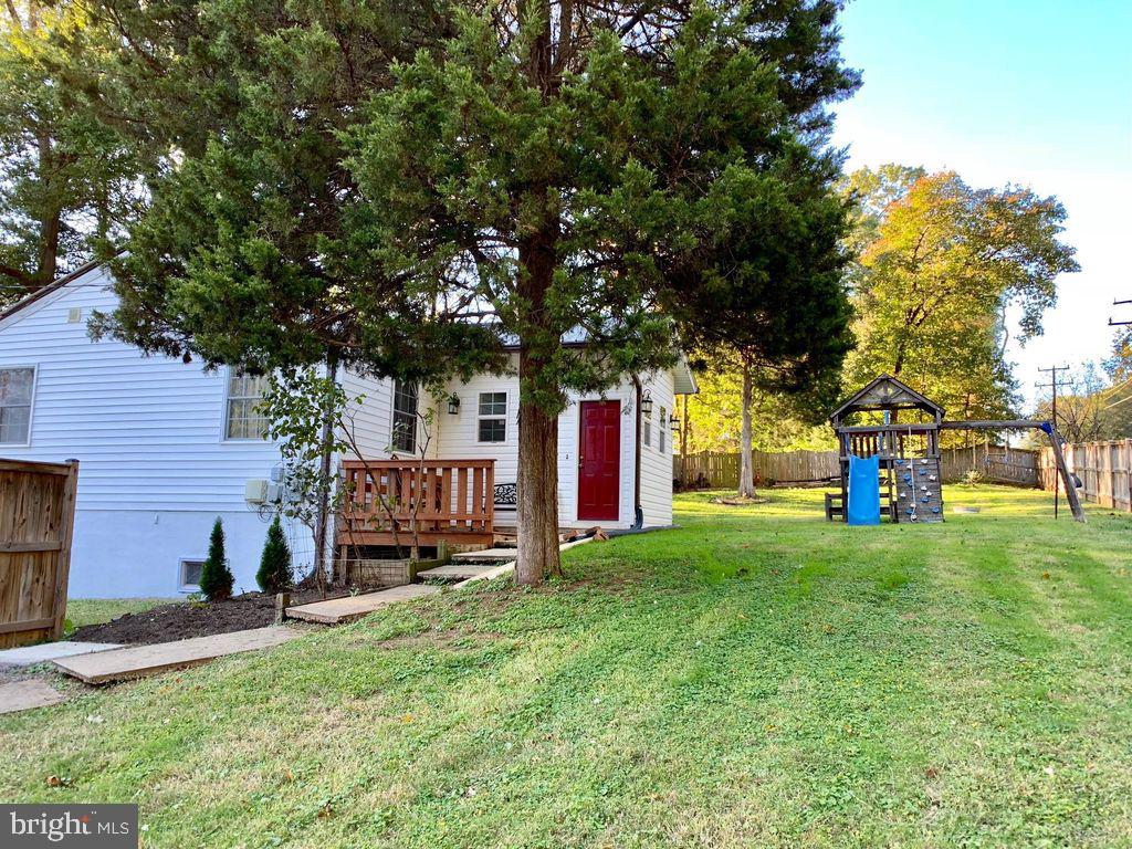 7703 Lewinsville Road McLean, VA 22102 - Photo 4 of 15