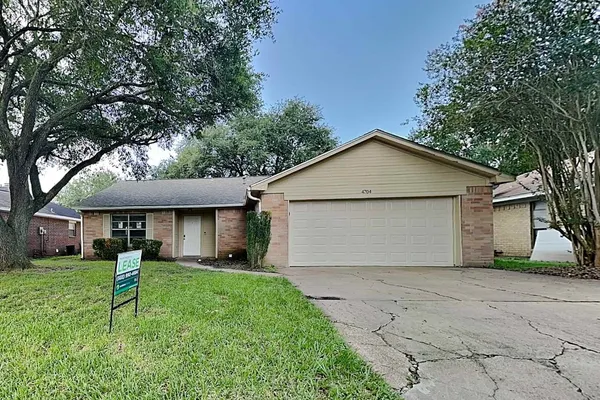 $1,799 | 4704 Woodway Avenue, Rosenberg, TX 77471