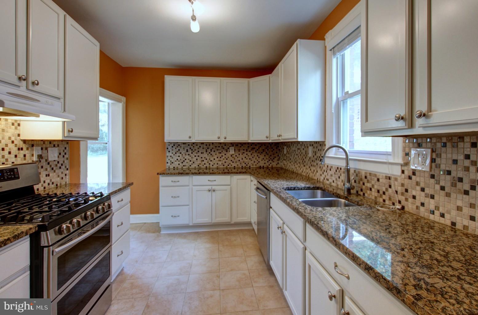 3100 Perry Street Mount Rainier, MD 20712 - Photo 11 of 40 Kitchen - so much counter space