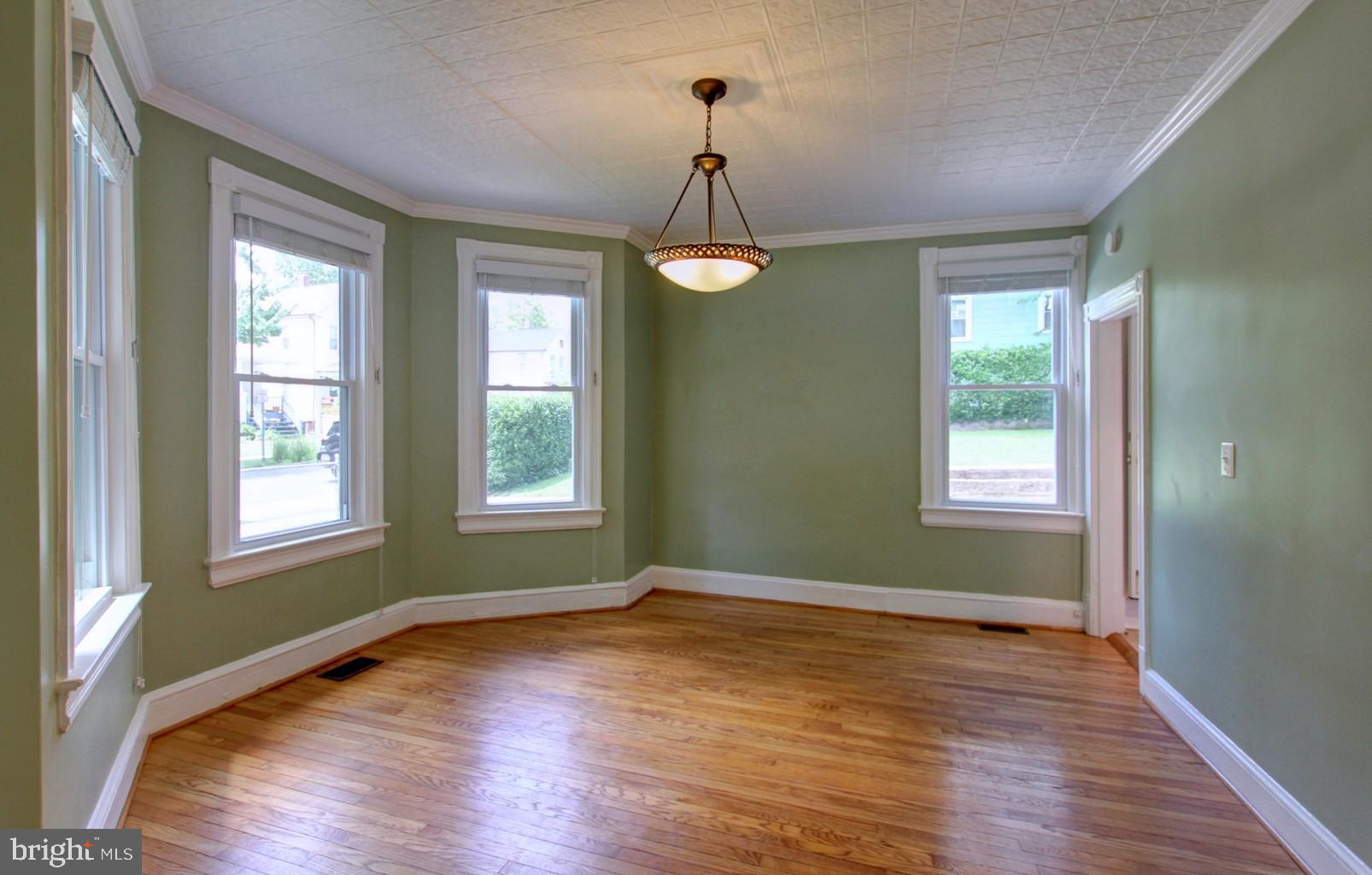 3100 Perry Street Mount Rainier, MD 20712 - Photo 10 of 40 Sunny Dining Room