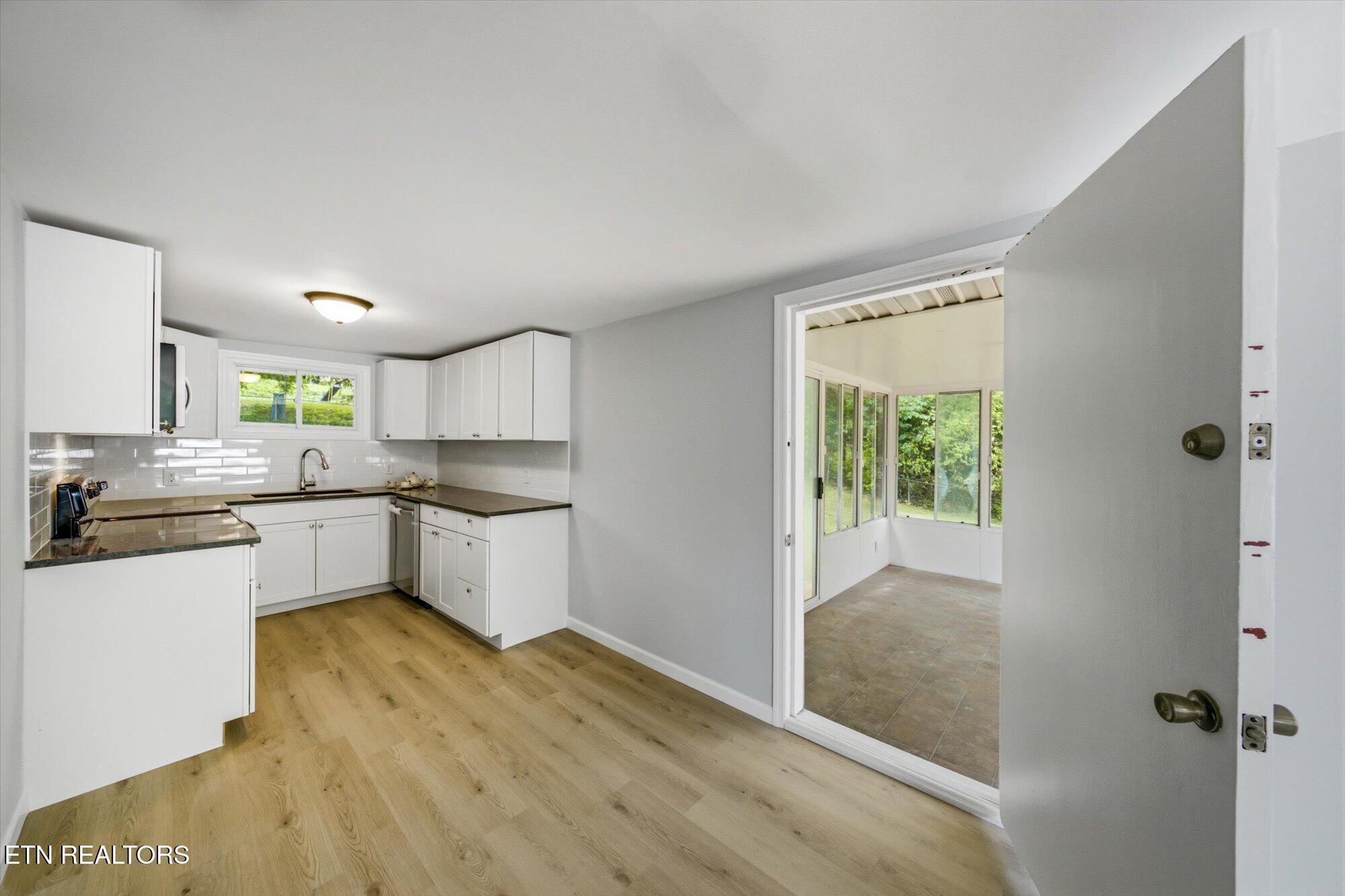 100 Delaware Avenue Oak Ridge, TN 37830 - Photo 8 of 27 10-100-Delaware-Ave-Oak-Ridge-TN-10