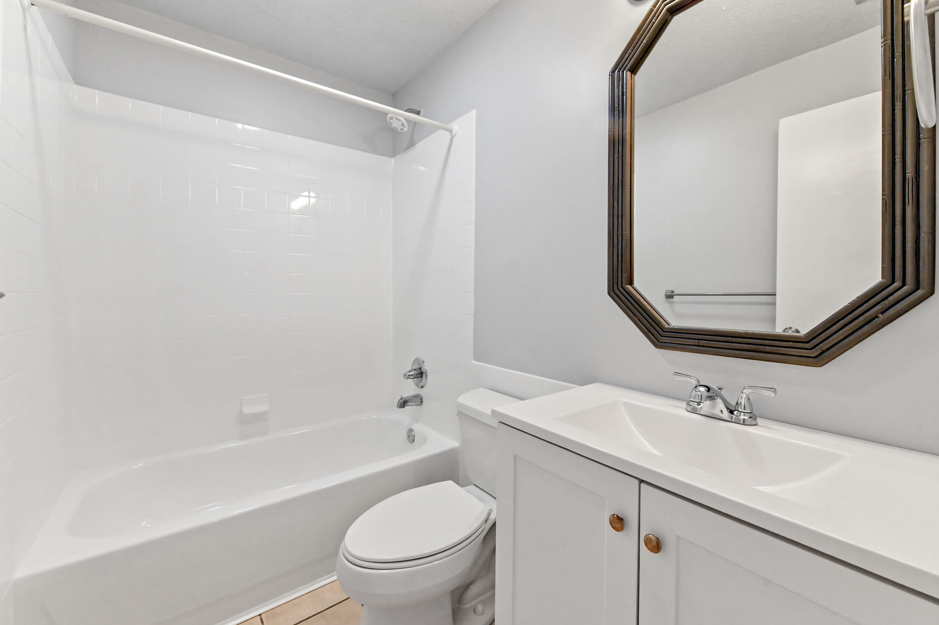 4548-4550 Southeast Salvatori Road Stuart, FL 34997 - Photo 38 of 41 17 Bathroom 01
