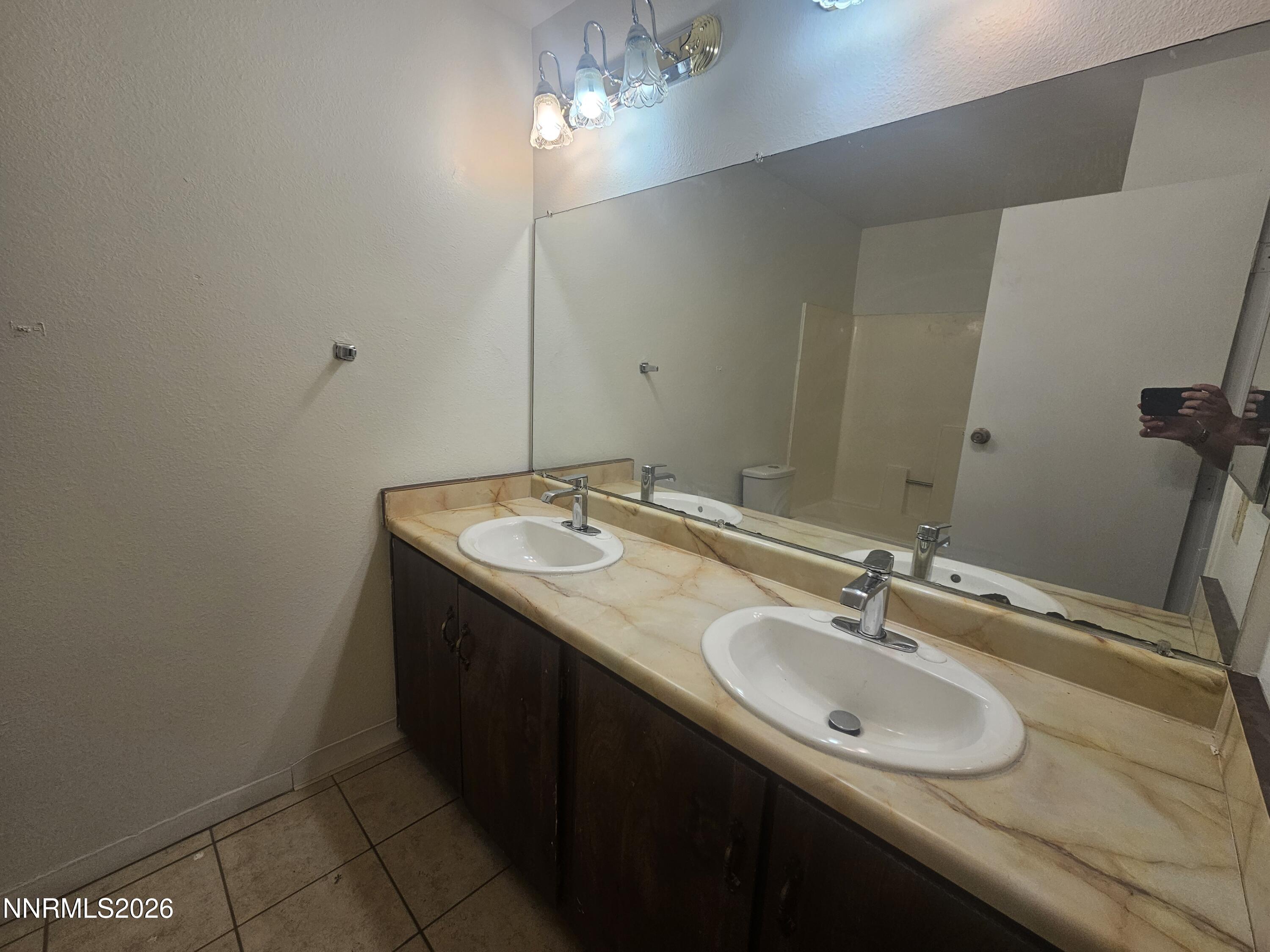 863 Nutmeg Place, Unit 12 Reno, NV 89502 - Photo 19 of 31 20260617_103723