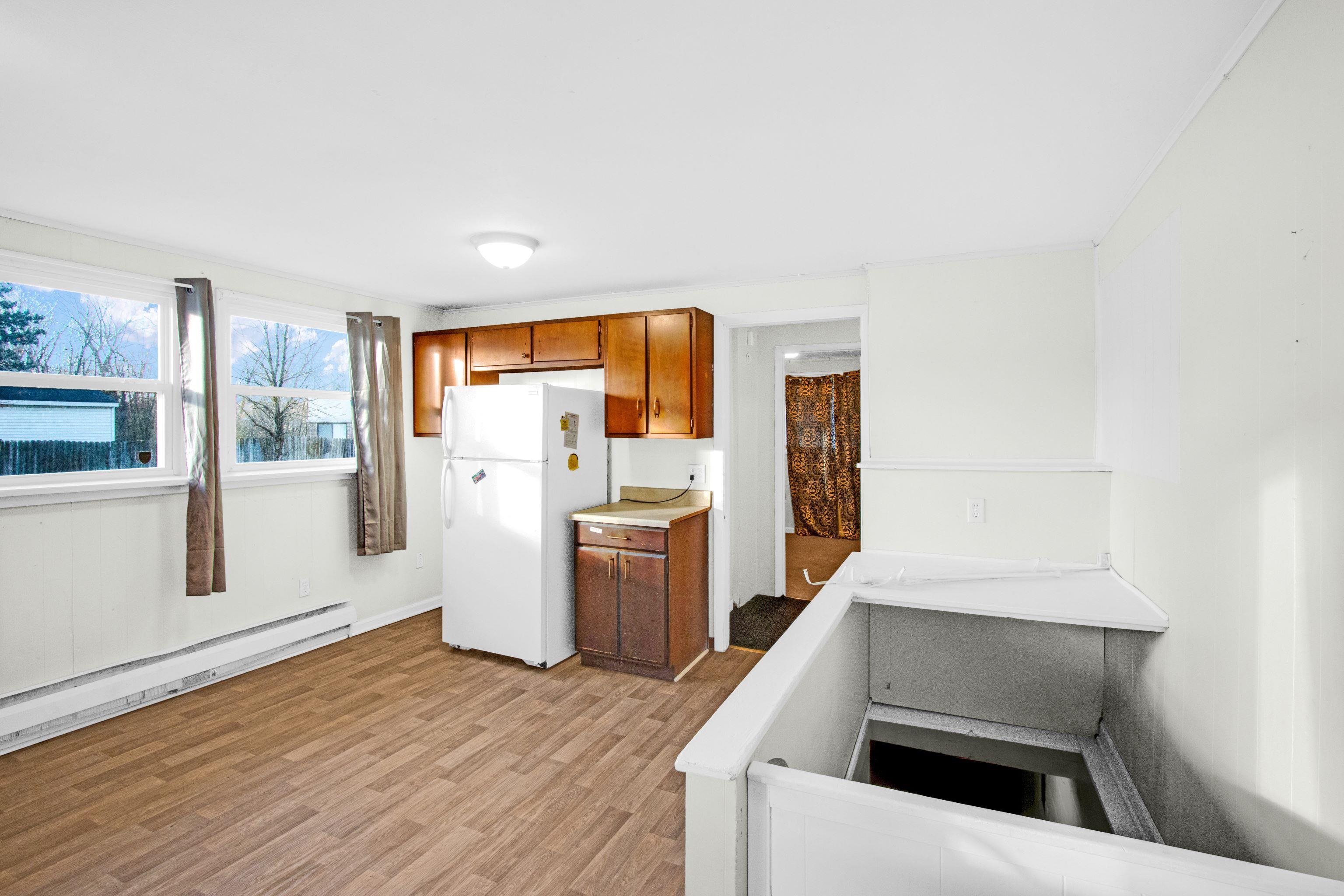 2905 North Center Road Flint, MI 48506 - Photo 3 of 15 50129509-ca2c9d64-9458-4535-b2a2-ad0a5932ae03.JPG